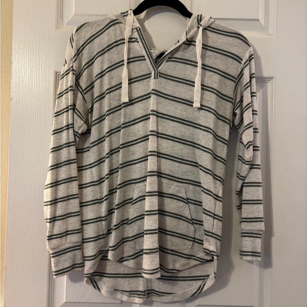 Market & Spruce Olive and Cream Striped Top
